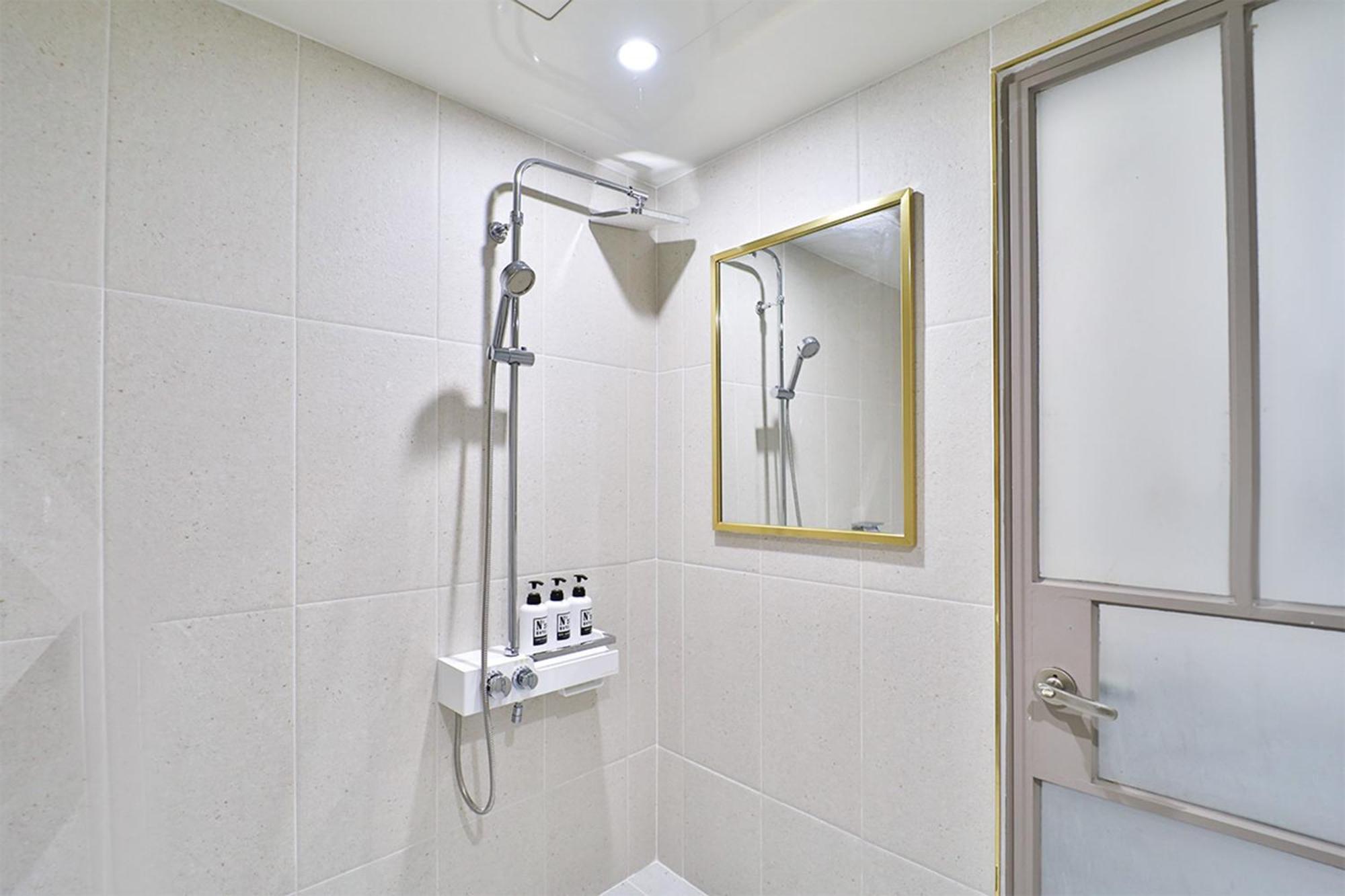 Calm Rest Hotel Busan Sasang Екстер'єр фото