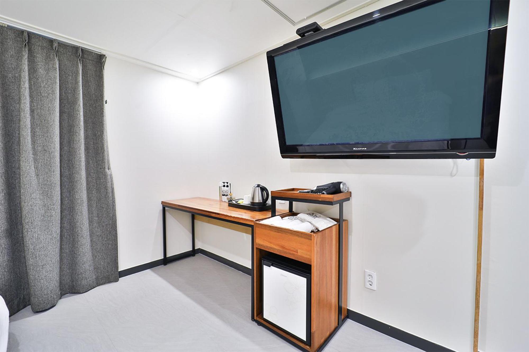 Calm Rest Hotel Busan Sasang Екстер'єр фото